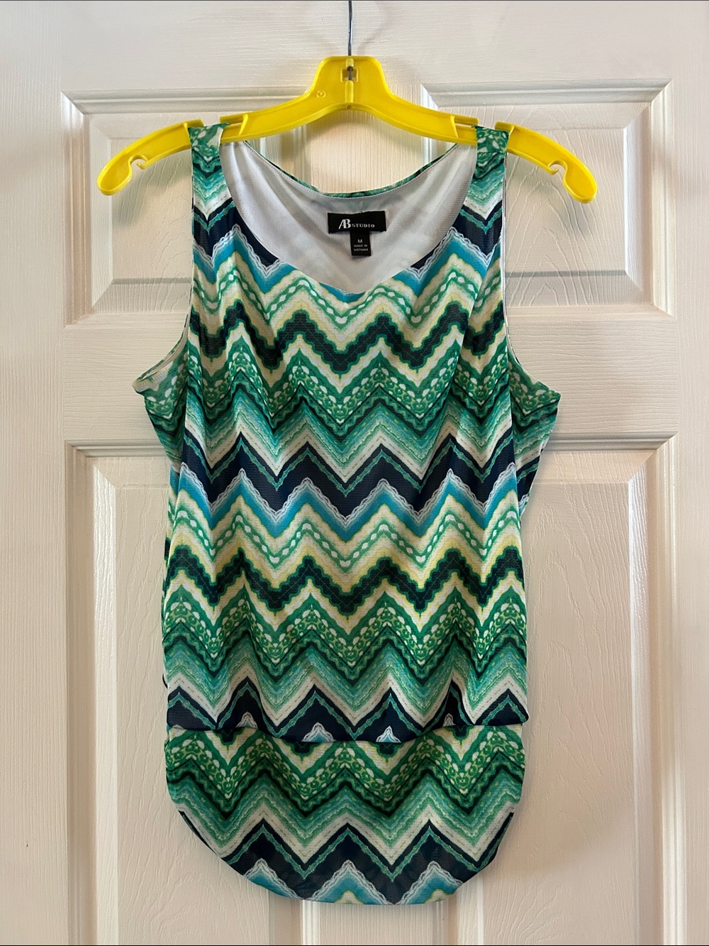 AB Studio Green & Navy Chevron Tank Top